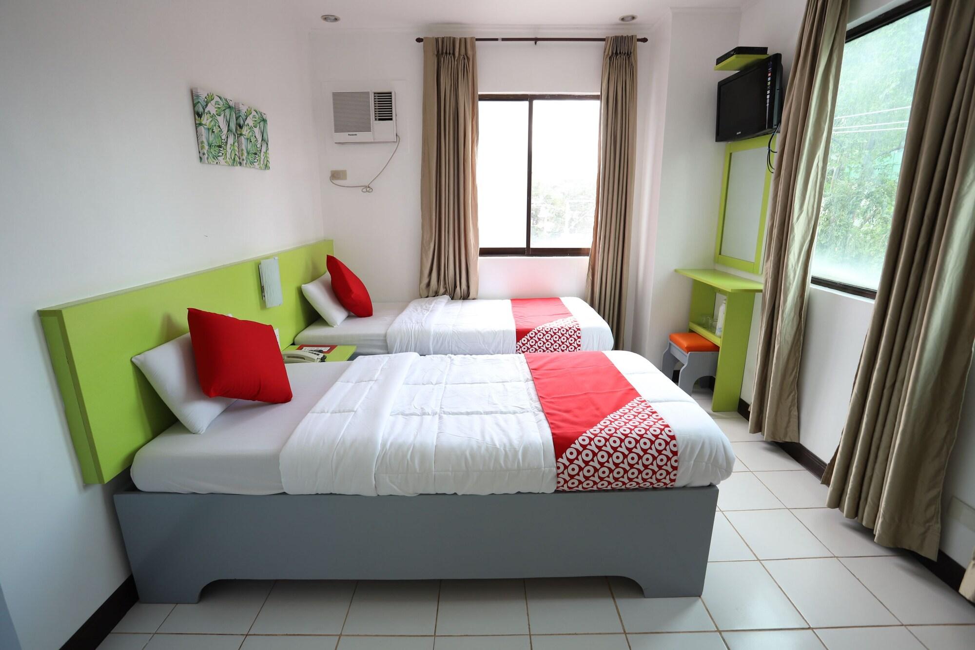 Oyo 210 Apple Tree Suites Cebu Exterior photo