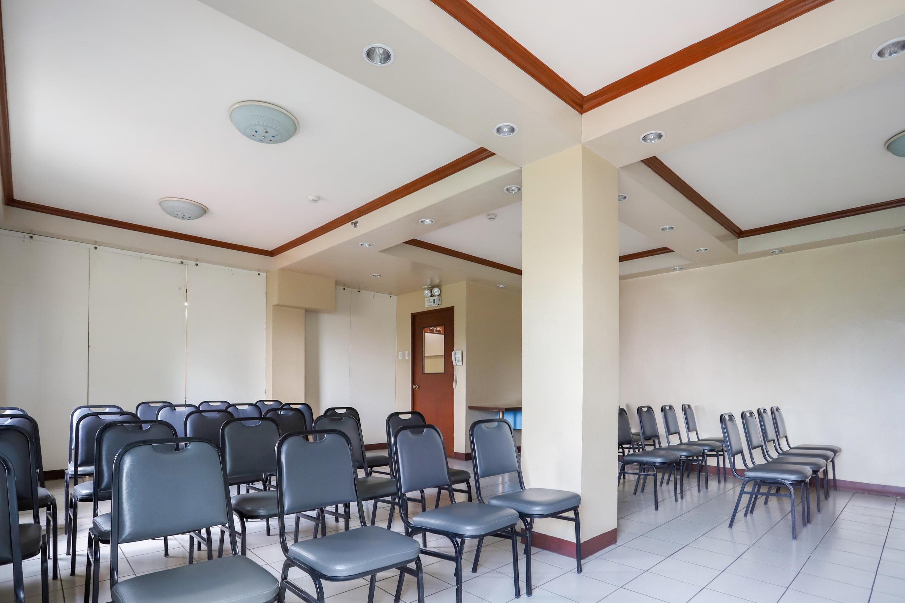 Oyo 210 Apple Tree Suites Cebu Exterior photo