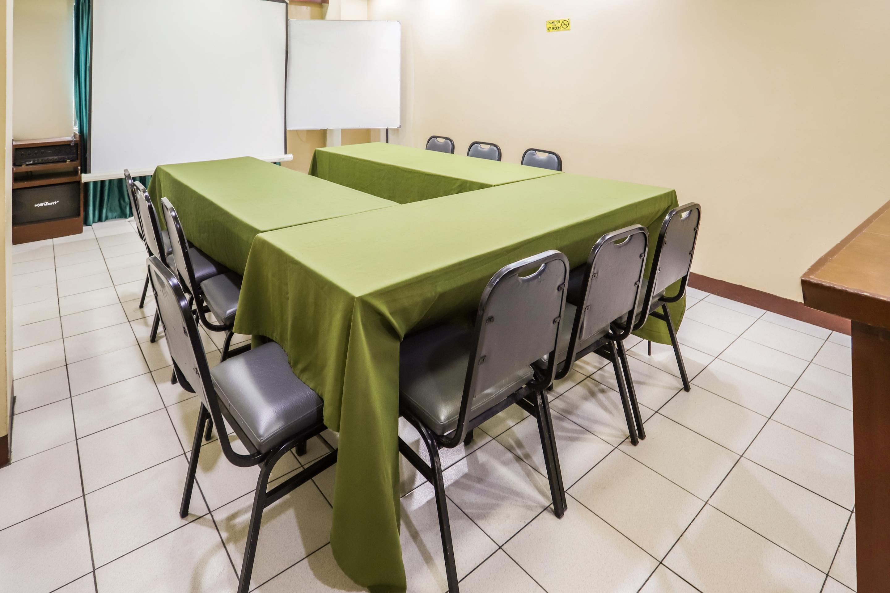 Oyo 210 Apple Tree Suites Cebu Exterior photo