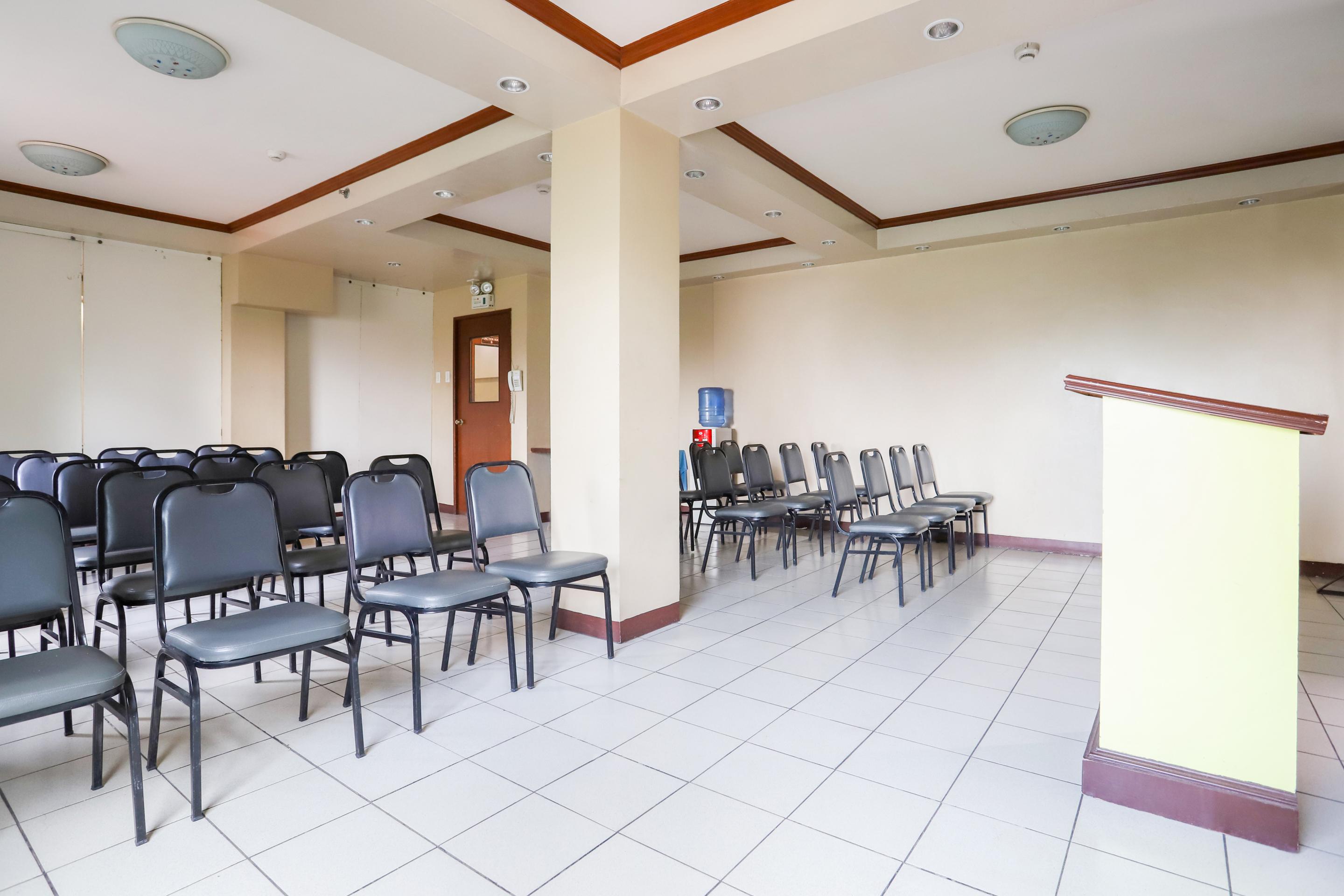 Oyo 210 Apple Tree Suites Cebu Exterior photo