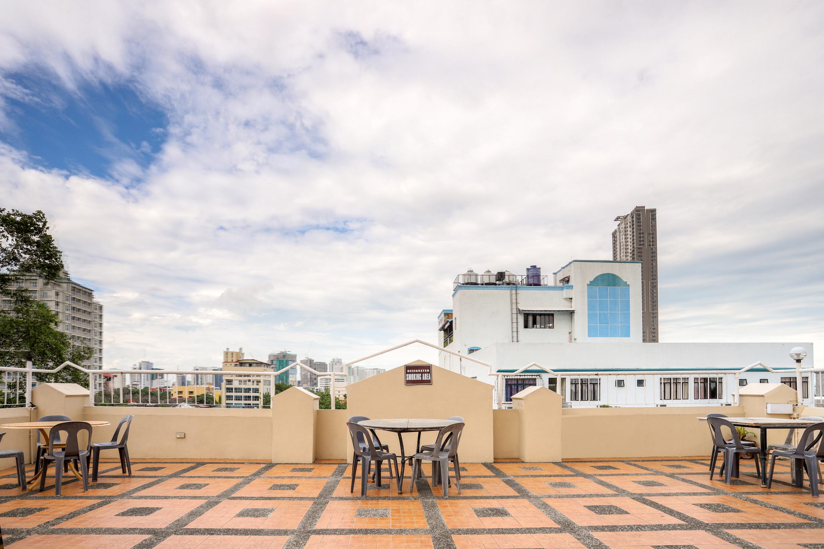 Oyo 210 Apple Tree Suites Cebu Exterior photo