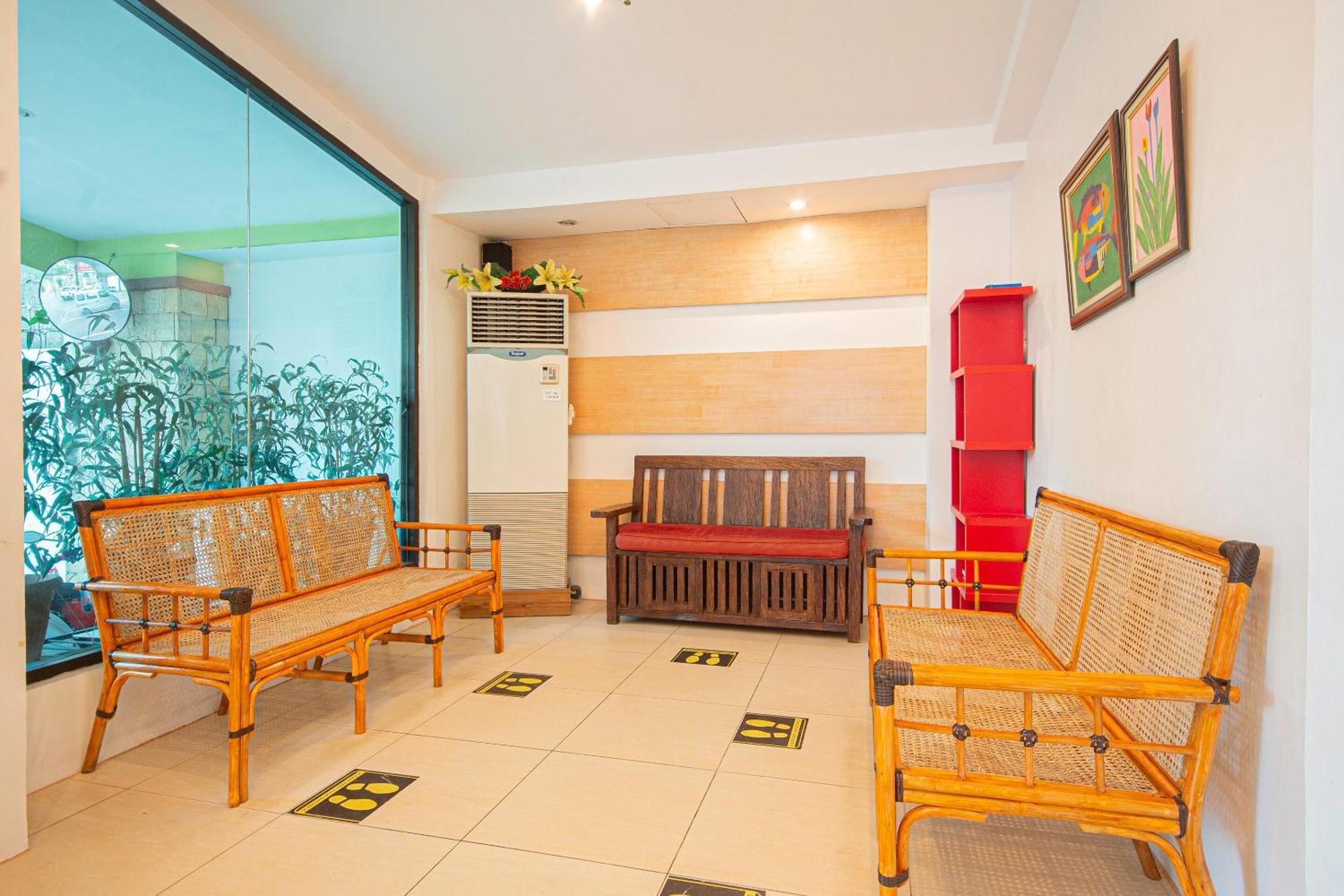 Oyo 210 Apple Tree Suites Cebu Exterior photo