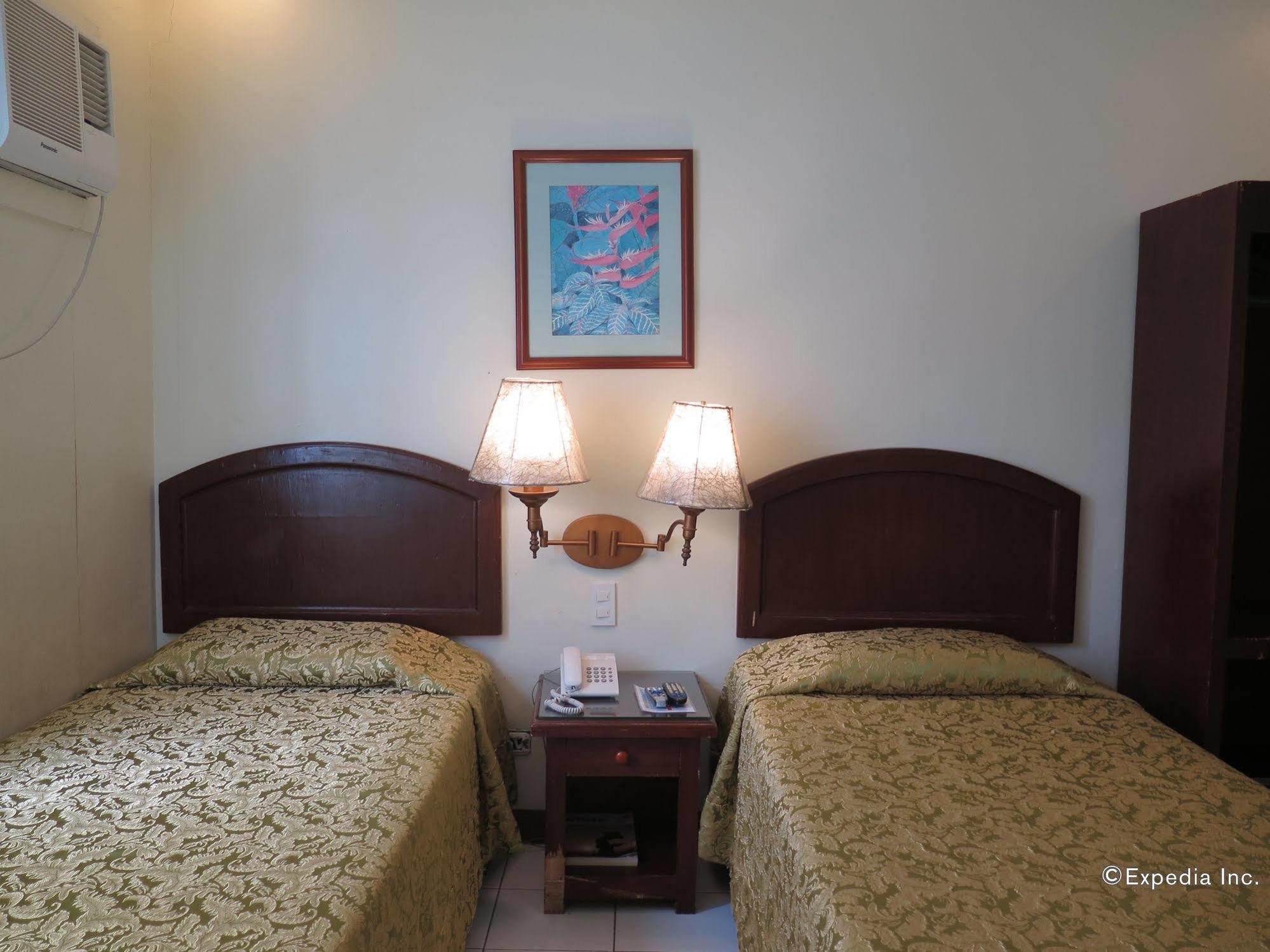 Oyo 210 Apple Tree Suites Cebu Exterior photo